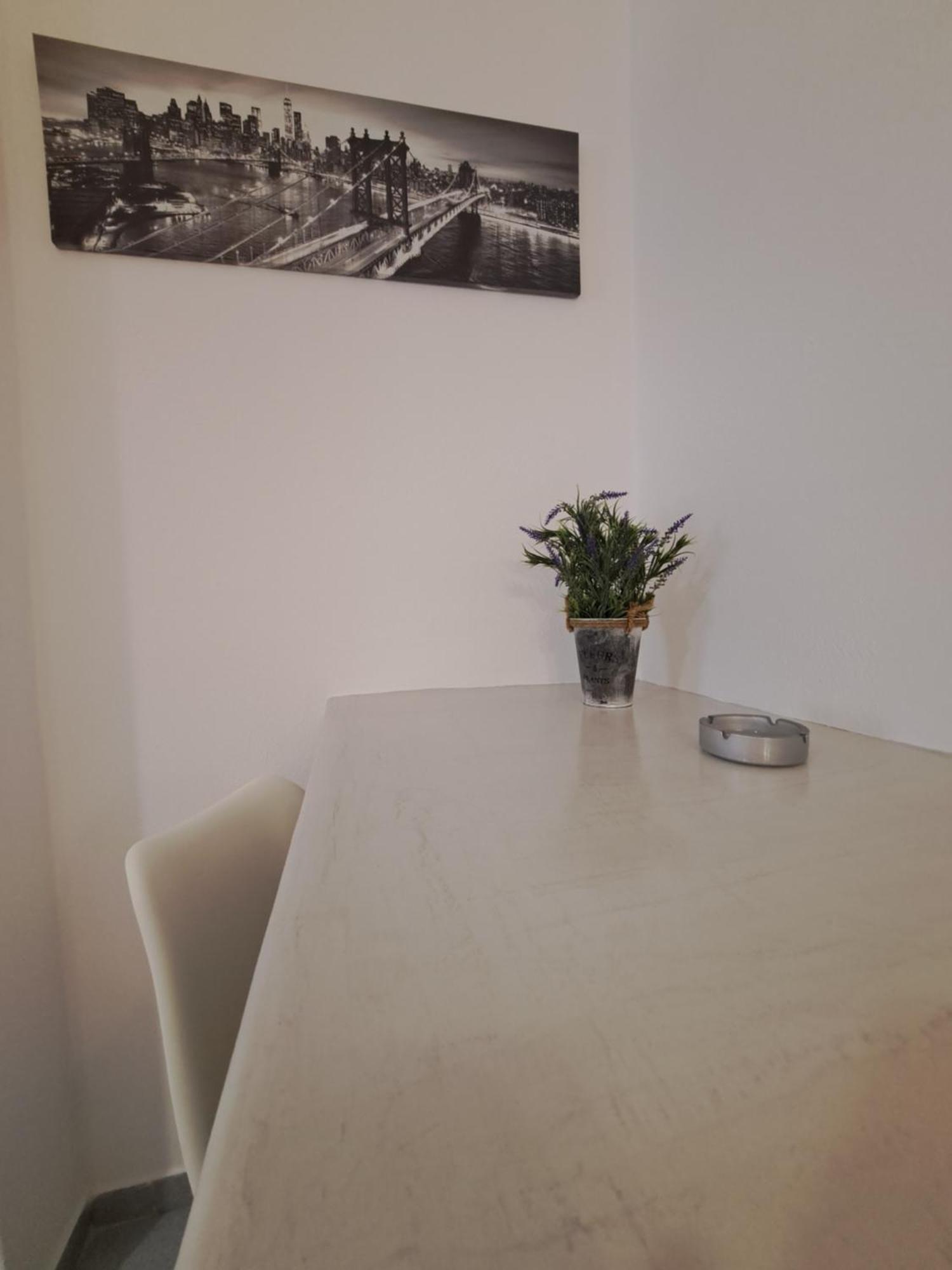 Studios Irineos Perissa  Room photo